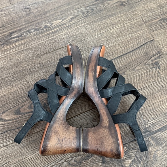 BOC black strappy sandal wood heel 8 - Picture 7 of 9